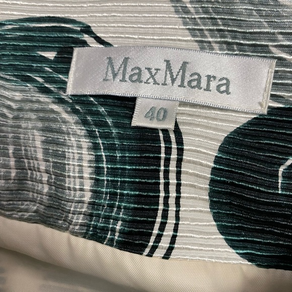 MaxMara Graphic Printed Trench Coat | 40 - Picture 11 of 11